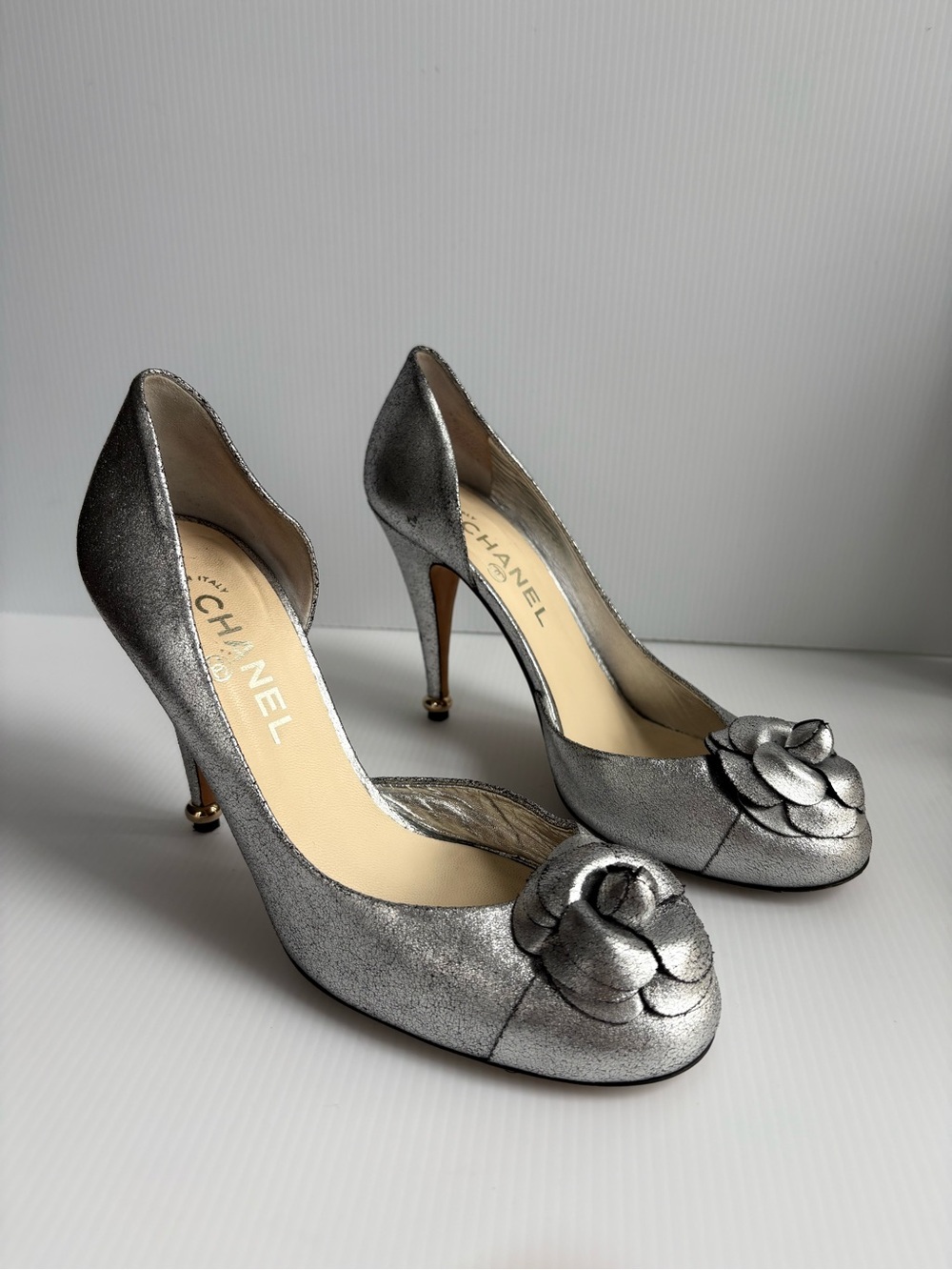 CHANEL Metallic Silver Leather Camellia D'Orsay Pumps Size 40/9 US